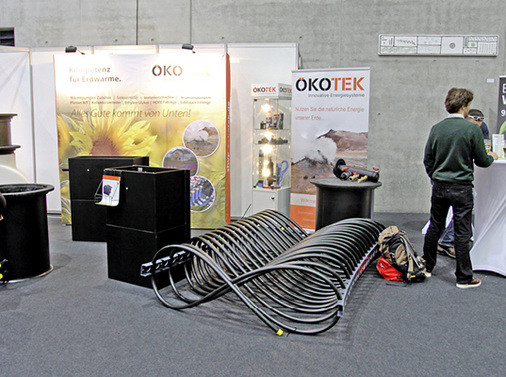 



12
 Erdwärmesysteme für Gas-Adsorptionsheizgeräte müssen dauerhaft frostfrei mit einer Mindesttemperatur von 3 °C arbeiten. Viessmann empfiehlt, möglichst einfache Erdwärmetauscher einzusetzen, beispielsweise Helix-Erdkollektoren. 
