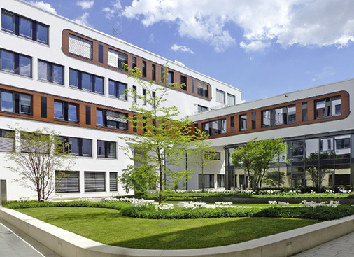 <p>
</p>
<p>
<span class="GVAbbildungszahl">7</span>
 Nachhaltiger und energieeffizienter geht es nicht: Das NuOffice in München, Schwabing-Nord. Das Fraunhofer-Institut für Bauphysik hat der Büroimmobilie mit seinem Planungsansatz zur weltweit höchsten LEED-Zertifizierung verholfen. 
</p> - © Bild: Margot Dertinger-Schmid

