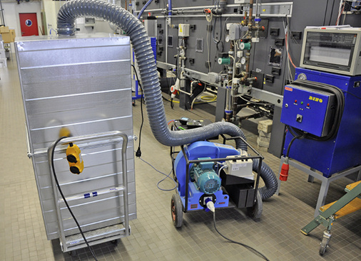 



9
 Mobiler Versuchsaufbau zur Demonstration der Prüfung einer Luftleitung auf Undichtheit mit einem Prüfgerät von Airflow Lufttechnik. 
