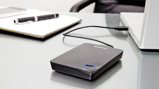 



4
 Klein, leicht und handlich: USB-Wechselfestplatten ermöglichen sowohl den Backup als auch den Transport von Daten. 
