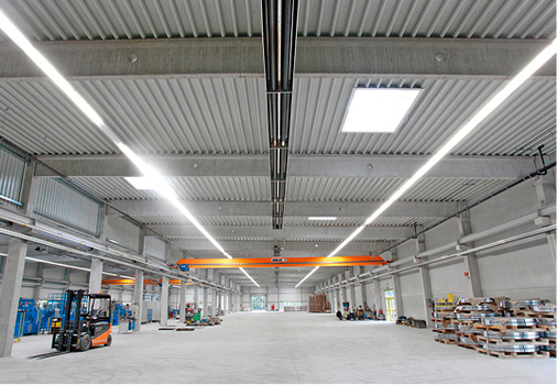 
2
 Strahlungsband in einem Produktionsgebäude. 



