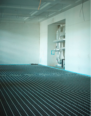 
3
 Für die rund 2300 m
2
 Fußbodenheizung wurden 22 000 m PE-Xc-Rohr verlegt. 



