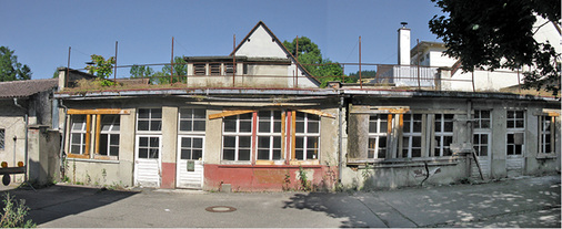 <p>
</p>

<p>
<span class="GVAbbildungszahl">3</span>
 Irreparabler Schaden in Staufen: Im August 2013 wurde mit dem Abriss des ersten Gebäudes begonnen, das durch die Geländehebungen aufgrund von Gipskeuperquellen nach Geothermiebohrungen in der Altstadt von Staufen geschädigt worden war. Es war 1915 errichtet worden und wurde von der ehemaligen Schlossbergwäscherei genutzt, bevor es der Stadt als Werkstatt und Lager diente. Das Gebäude hatte sich um 45 cm gehoben. Bereits im November 2009 war das Stadtbauamt wegen Einsturzgefahr geräumt worden, im September 2014 wurde mit seinem Abriss begonnen. 
</p> - © Andreas Schwarzkopf

