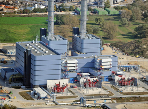 



4
 Das Gaskraftwerk Irsching zählt mit 59,7 % elektrischem Wirkungsgrad zu den effizientesten Kraftwerken Europas. Weil die Großhandelspreise für Strom verfallen und Erdgas relativ teuer ist, dienen die Blöcke fast nur noch zur Netzstabilisierung.
