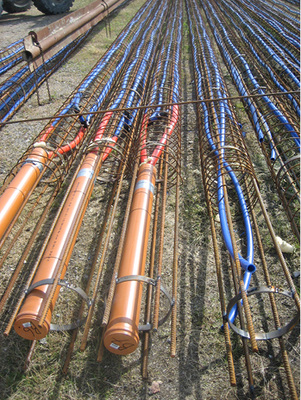 
2
 Die aus statischen Gründen erforderliche 25 m tiefe Pfahlgründung liefert mit der Technologie-Erweiterung als Energiepfähle die Grundlast zum Beheizen des Gebäudes.



