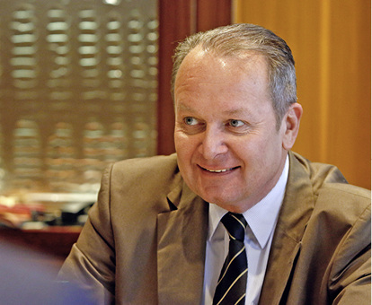 



Wolfgang Burchard: In öffentlichen und halböffentlichen Gebäuden haben Fehler in der Trinkwasser-Installation eine andere Wirkung als im Einfamilienhaus. 
