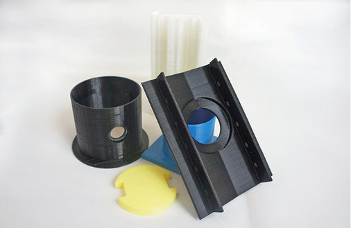 



10
 Gedruckte Prototypen von Aufsatzstücken, Duschrinnenprofilen, Geruchsverschlüssen oder Bodenabläufen kommen bei Projektbesprechungen, Versuchsanwendungen, Schulungen und Patentanträgen zum Einsatz. 
