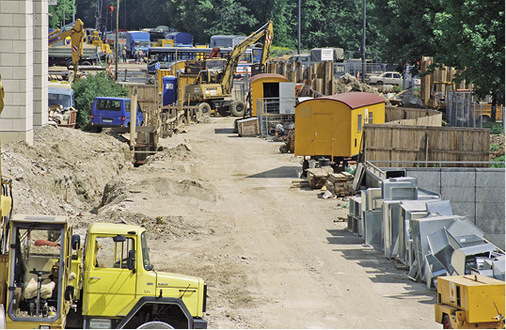 



9
 Etwa 90 % aller Mängel am Bau sind der Kategorie „sichtbare Mängel“ zuzuordnen. Typisch bei Luftleitungen sind falsche Lagerung (Verschmutzung), zu früher Einbau oder Kollision mit anderen Gewerken. 
