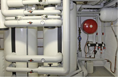 
4
 Die Wärme aus der bauseits vorhandenen Solarthermie-Anlage wird nun zur Vorwärmung des Warmwassers genutzt. Die Nacherwärmung erfolgt über einen in Serie geschalteten Hygienespeicher mit Edelstahl-Wellrohr-Wärmeübertrager nach dem Durchlaufprinzip. 



