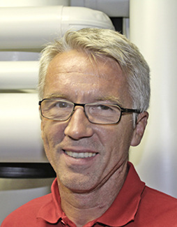 



7
 Gunter Porlein führt die seit über 80 Jahren bestehende Porlein Haustechnik GmbH, Großhabersdorf, in der dritten Generation mit aktuell zehn Mitarbeitern. Wichtig sei es, die drei Gewerke Sanitär, Heizung, Klima/Lüftung aus einer Hand anzubieten, das komme dem Wunsch vieler Architekten und Bauherren entgegen. 
