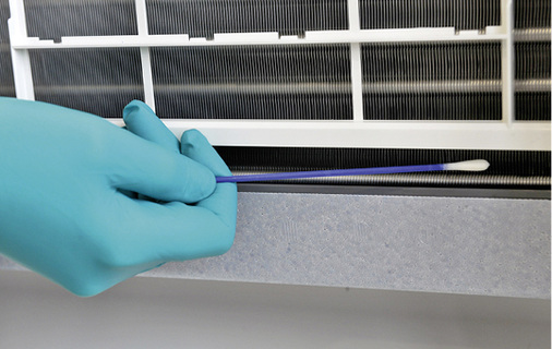 
5
 Bei Klimageräten müssen nach einem festen Zeitplan auch die Kondensatwannen durch mikrobiologische Untersuchungen geprüft werden (etwa auf mögliche Schimmelpilze). 



