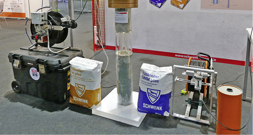 



4
 Bei der Suche der Wissenschaftler nach besseren Verfüllbaustoffen arbeitet die Zementindustrie aktiv mit. Magnetisch dotierte Spezialmörtel werden favorisiert. 
