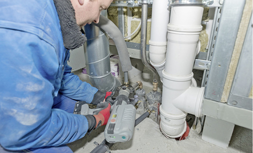 
7
 Knappe Schachtbelegungen müssen nicht nur zulässig geplant, sondern auch noch gebaut werden können. In München half dabei die Viega-Pressverbindungstechnik für sämtliche eingesetzten Rohrleitungssysteme. 



