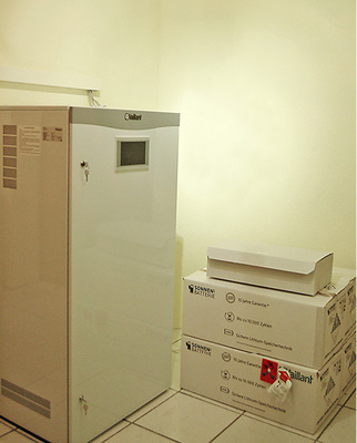 



4
 Eine wichtige Vereinfachung für die Einbringung: Batteriespeicher und Batterien werden getrennt voneinander geliefert. 
