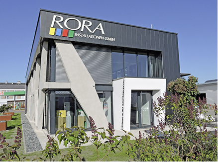 



2
 Der Empfangsbereich im Showroom zitiert die Außengestaltung. 
