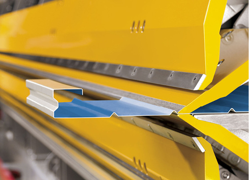 



5
 … bei der Lüftungskanäle mithilfe von CNC-gesteuerten Stanz-, Abkant- oder Biegemaschinen gefertigt werden. 
