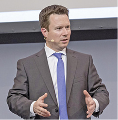 <p>
</p>

<p>
<span class="GVAbbildungszahl">2</span>
 Christoph van Treeck: Digitalisierung und Automatisierung verändern das Bauwesen bereits jetzt. Erst digital und dann real zu bauen, ist die zentrale Zukunftstechnologie. Alle an der Wertschöpfungskette des Bauens Beteiligten müssen sich heute schon das dazu notwendige Wissen aneignen. 
</p> - © Viega

