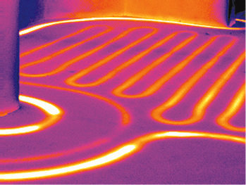 



9
 In der Wand oder im Boden verlegte Heizleitungen können ebenso visualisiert werden … 
