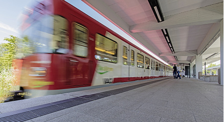 



3
 In drei Nürnberger U-Bahnhöfen sorgen Brandschutzschalter bereits für mehr Sicherheit. Beispielsweise sichern sie als doppelte Präventionsmaßnahme die Sicherheitsbeleuchtung ab. 
