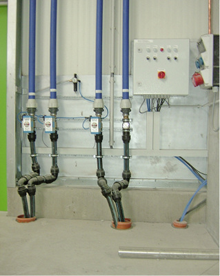 
5
 Regenwasser-Druckleitungen zu den Verbrauchsstellen. 



