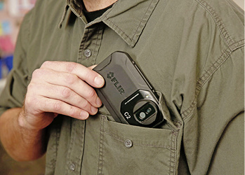 



2
 … und im Smartphone-Format passen sie auch in die Hemdtasche. 
