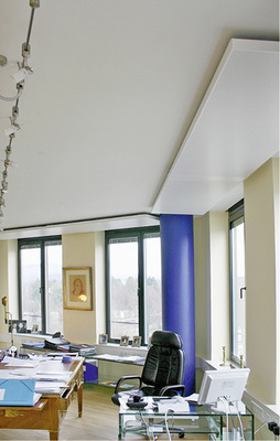 



8
 Die Regelung von BKT-Systemen ist mit herkömmlichen Regelalgorithmen kaum zu bewerkstelligen. Die besten Resultate werden durch die Kombination eines trägen und eines flinken Strahlungssystems mit jeweils eigenen Regelungs- bzw. Steuerungssystemen erzielt, wie hier im Universa-Haus in Freiburg.
