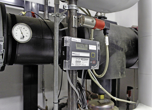 



2
 Für die Messdatenerfassung hat das Team Energie- und Anlagenmanagement der Zieglerschen stationäre Wärmemengenzähler an den Nahwärmeübergabestellen, am Vorlauf der Spitzenlastheizkessel und in den wichtigsten Heizkreisen installiert. 
