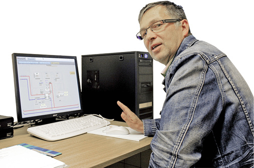 <p>
</p>

<p>
<span class="GVAbbildungszahl">3</span>
 Karsten Jäkel kontrolliert als Leiter des Teams für Energie- und Anlagenmanagement den Betrieb aller haustechnischen Anlagen und ist für die Energiekosten der Zieglerschen verantwortlich.
</p> - © WDV-Molliné

