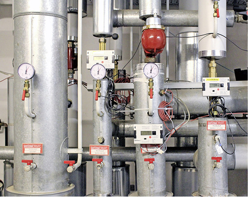 
5
 Die installierten Energiezähler bieten Abfragemöglichkeiten wie Summen- und Spitzenlastwerte. Anhand der erfassten Messdaten lassen sich Maßnahmen zur Optimierung und Energieeinsparung ableiten.



