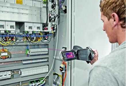 



4
 … wie defekte Bauteile in Mess-, Steuer- und Regeltechnikschränken …
