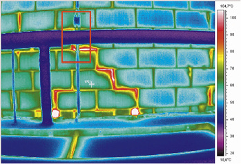 <p>
</p>

<p>
<span class="GVAbbildungszahl">5</span>
 … oder gefährliche Risse in gemauerten Schornsteinen in der Nähe von Elektroleitungen.
</p> - © Flir Systems

