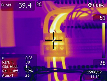 <p>
</p>

<p>
<span class="GVAbbildungszahl">6</span>
 Überhitzte Elektrobauteile können zu einer erheblichen Gefahrenquelle werden und Brände auslösen, … 
</p> - © Flir Systems

