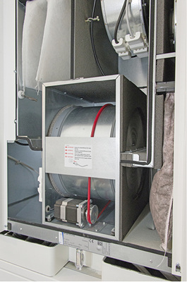 



4
 Ein wesentliches Gesundheits- und Komfortmerkmal bei der Wohnungslüftung ist eine Filtertechnik, die Feinstaub und Pollen bis zu einer Partikelgröße von 1 m abscheidet. Wirksam ist das nur durch zentrale Lüftungsanlagen möglich. 
