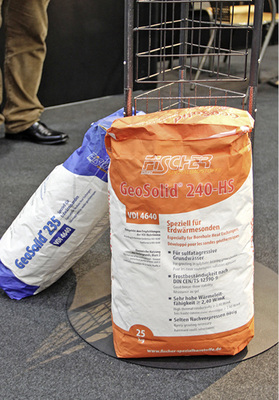 



3
 Nicht jeder Verfüllbaustoff hält, was er verspricht. Doch die Hersteller arbeiten aktiv an der Ursachenforschung mit. Schon jetzt ist sicher: magnetisch dotierte Materialien erleichtern die Qualitätskontrolle.
