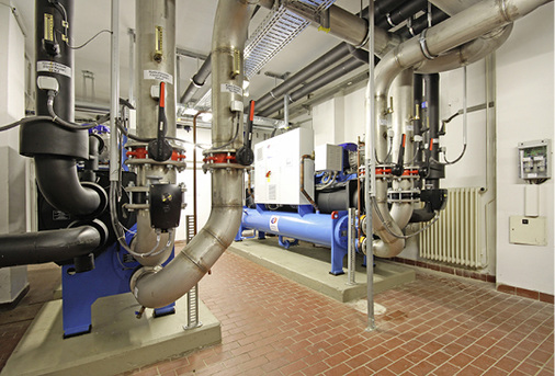 



4
 Auch das bei Turboverdichtern häufig eingesetzte chlorfreie Ersatzkältemittel R134a (GWP 1430) muss mittelfristig ersetzt werden. Gerade dieses Universalkältemittel ist aktuell am Markt besonders knapp. 
