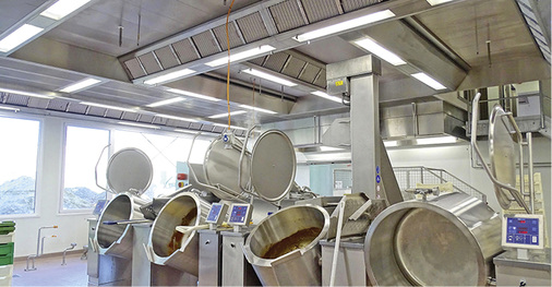 



3
 Induktions-Lüftungsdecke bei Fertigmenü-Produzent Frankenberg. 
