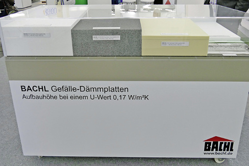 <p>
</p>

<p>
<span class="GVAbbildungszahl">3</span>
 Hohe Dämmstoffdicken können vermieden werden, wenn Fenster und Wohnungslüftungssysteme der höchsten Effizienzklasse zum Einsatz kommen. 
</p> - © Wolfgang Schmid

