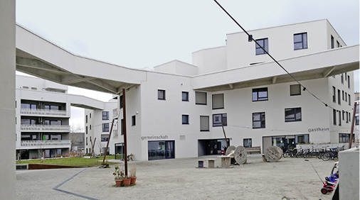 



6
 Passivhaus-Projekt „wagnisArt“ im Münchner Quartier Domagkpark. Die Bebauung eines ehemaligen Kasernengeländes bietet rund 2000 Menschen energieeffizienten und bezahlbaren Wohnraum. 

