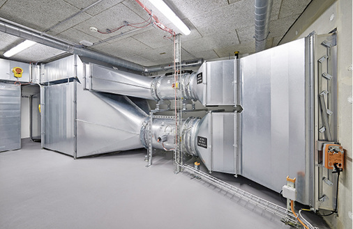 <p>
</p>

<p>
<span class="GVAbbildungszahl">5</span>
 AXC-Ventilatoren von Systemair für die Belüftung / Entrauchung der Parkgarage. Großvolumige Schalldämpfer verhindern den Geräuschübergang auf den Baukörper. 
</p> - © Systemair

