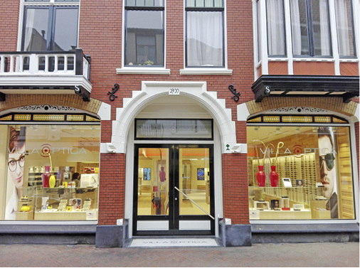 



6
 … und nutzt den Wärmeüberschuss für den ebenfalls aus der Systemair-Gruppe kommenden Luftschleier am Eingang, um dort keine Wärme unnötig entweichen zu lassen. 
