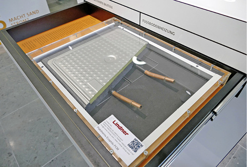 



3
 Bereits zur ISH 2011 stellte die SGL-Gruppe gemeinsam mit Lindner eine Kühldecke mit kombiniertem Wärme-/Kältespeicher aus einem PCM/Graphit-Verbundmaterial vor. Ein Muster wird im öffentlich zugänglichen Energy Efficiency Center des ZAE Bayern in Würzburg präsentiert.
