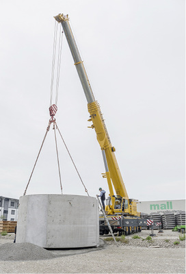 <p>
</p>

<p>
<span class="GVAbbildungszahl">5</span>
 Verladen des Pelletspeichers in Einzelteilen beim Hersteller Mall in Donaueschingen-Pfohren. 
</p> - © Mall

