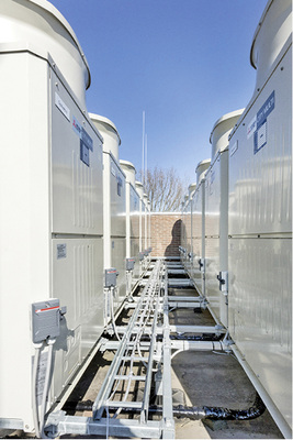 



2
 Verschiedene Hersteller stufen die denk-baren Risiken von Kältemitteln naturgemäß unterschiedlich ein. Und doch zeichnen sich nach einiger Zeit Trends und gleichläufige Entwicklungen am Markt ab. 
