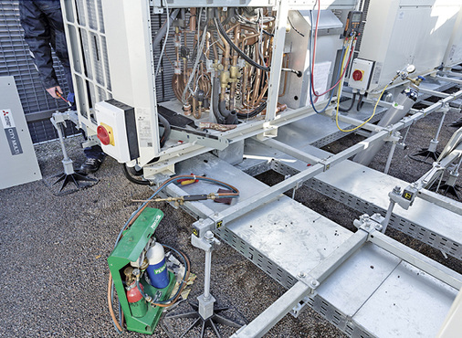 



3
 Namhafte Hersteller und Verarbeiter setzen auf eine weitere Verwendung von R410A im VRF-Segment. 
