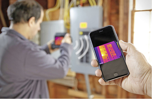 
8
 Zu den vielen Zusatzfunktionen gehört die Funkübertragung von Messwerten oder von Wärmebildern auf Smartphones oder Tablets. 



