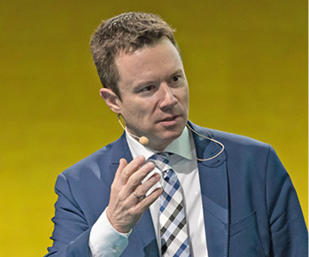 



3
 Christoph van Treeck: „Das Bauwesen steht vor globalen Veränderungen, die die gesamte Wertschöpfungskette beeinflussen. Industrie 4.0 führt zu einer zunehmenden Automatisierung. Die kommende Vernetzung durch das Internet of Things (IoT) und der Einzug von Lean Methoden bringen gravierende Veränderungen in der Vorfertigung und Systembildung mit sich.“ 
