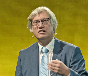 



5
 Thomas Kistemann: „Der Wassersicherheitsplan (WSP) stellt eine paradigmatische Umorientierung von der Dominanz der Qualitätskontrolle am Endpunkt des Produkts Trinkwasser hin zu einer den gesamten Prozess der Trinkwasserbereitstellung begleitenden Prozesskontrolle dar. Und er bietet einen geeigneten Rahmen für die Sicherstellung hoher Trinkwasserqualität unter den heutigen und zukünftigen, in jeder Hinsicht anspruchsvollen Bedingungen.“ 
