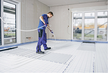 



7
 Die Zwischenräume werden mit Klettplatten aufgefüllt und das Fußbodenheizungrohr wie gewohnt über die gesamte Raumfläche verlegt. 
