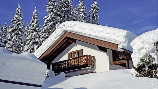 <p>
<span class="GVAbbildungszahl">4</span>
 Die Architektur von Plus-Energie-Häusern muss nach dem schneereichen Winter 2018/19 zumindest in der Alpenregion überprüft werden. Schneehöhen von mehr als 150 cm waren keine Seltenheit. Auch der Aufstellungsort von Luft/Wasser-Wärmepumpen müsste nach diesen Erfahrungen auf den Prüfstand. 
</p>

<p>
</p> - © Siegfried Treichl

