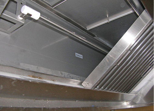 



2
 UV-Röhre im Plenum einer Dunstabzugshaube. 
